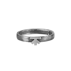 Silver | TOXIC RING — oksitli 925 ayar gümüş yüzük, önden ürün görünümü
