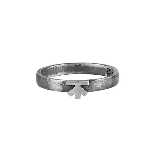 Silver | TOXIC RING — oksitli 925 ayar gümüş yüzük, önden ürün görünümü
